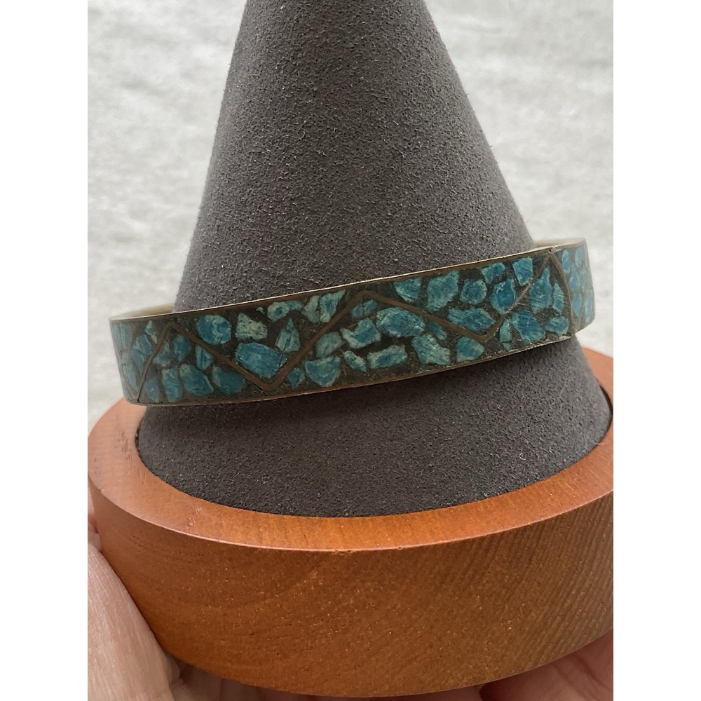 vintage brass bangle bracelet crushed turquoise chip inlay Estate Jewelry